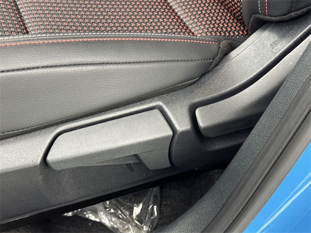 Vehicle image 12 of 25