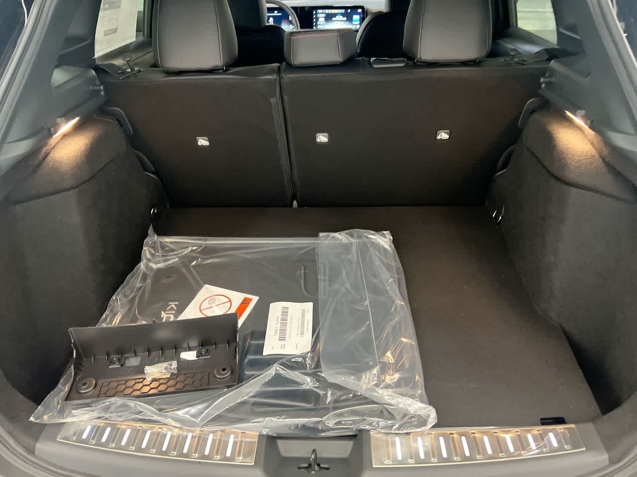 Vehicle image 24 of 27