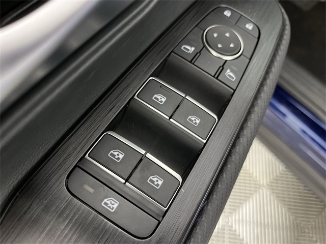 Vehicle image 13 of 25