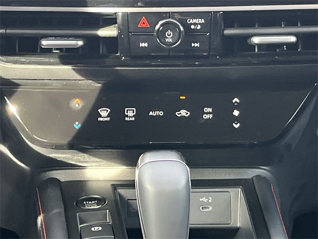 Vehicle image 18 of 25