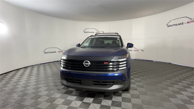 Vehicle image 2 of 25