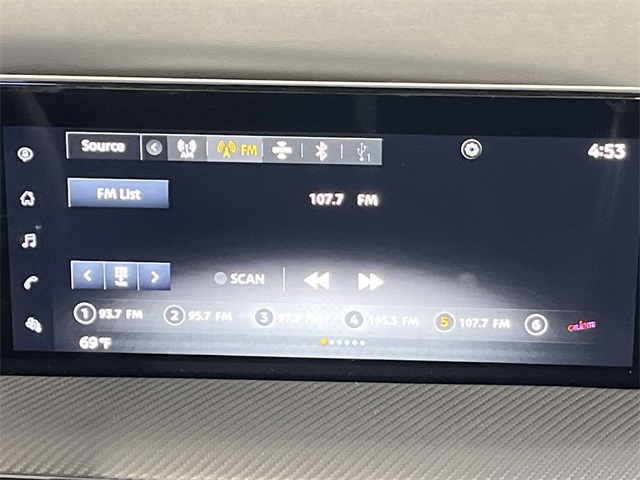 Vehicle image 16 of 25