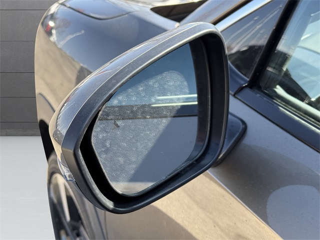 2025 Nissan Kicks SR Image 29 of 31