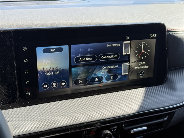 2025 Nissan Kicks SR Image 16 of 31