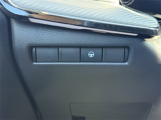 2025 Nissan Kicks SR Image 22 of 31