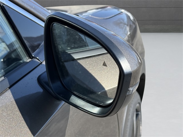 2025 Nissan Kicks SR Image 31 of 31