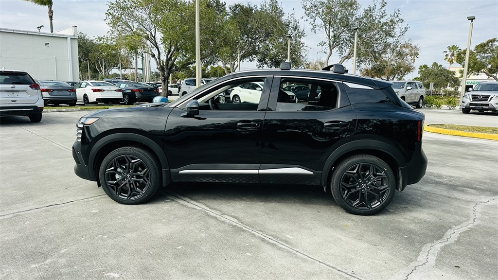 Vehicle image 7 of 30