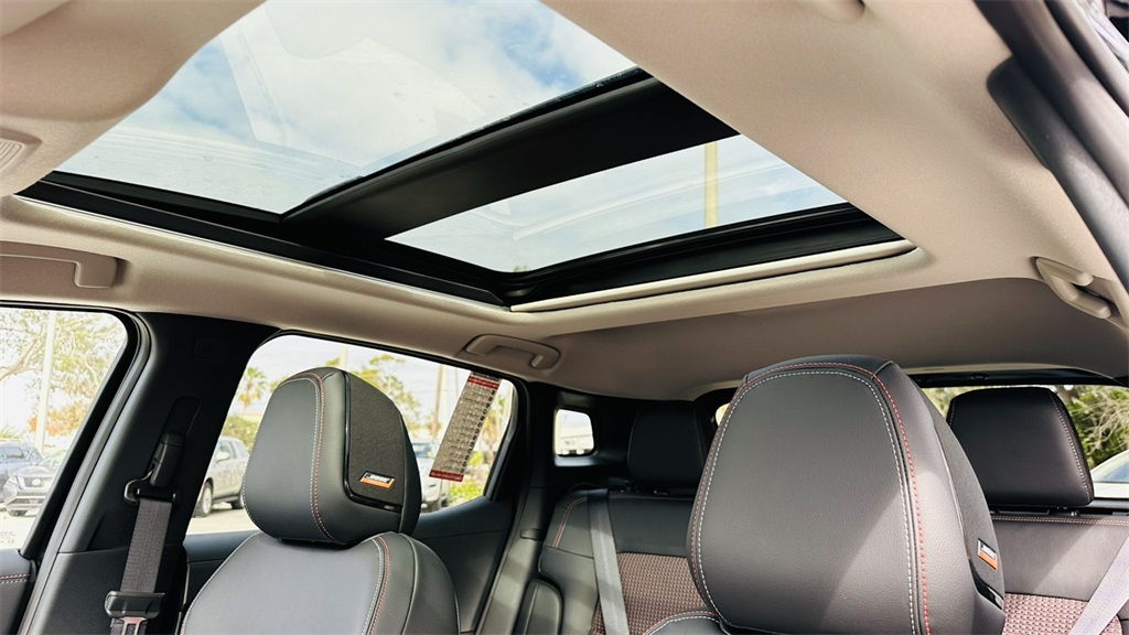Vehicle image 12 of 30