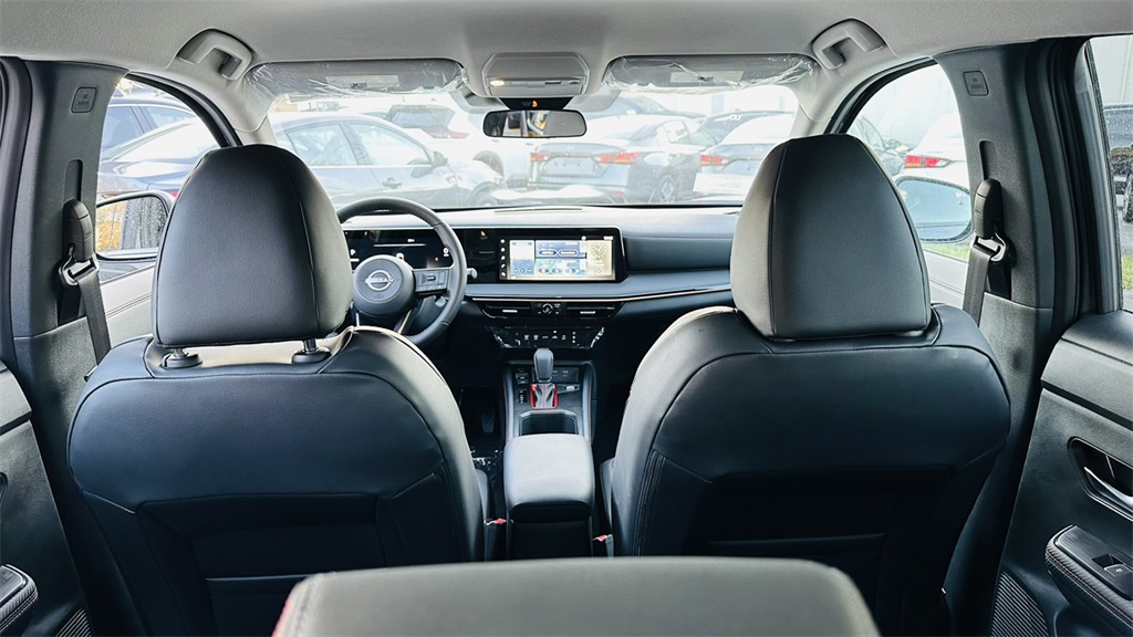 Vehicle image 14 of 29