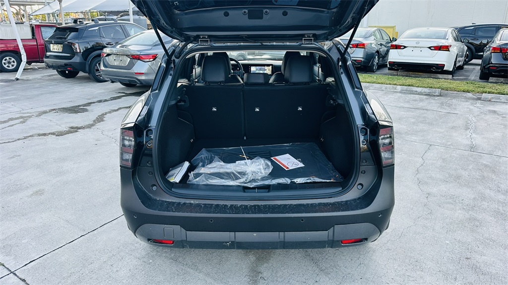 Vehicle image 9 of 29