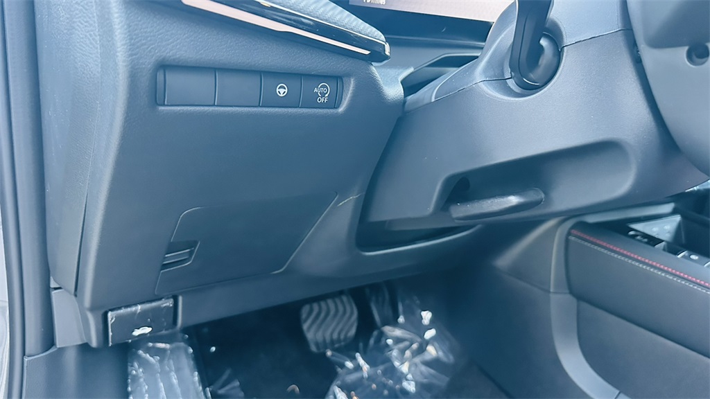 Vehicle image 21 of 29