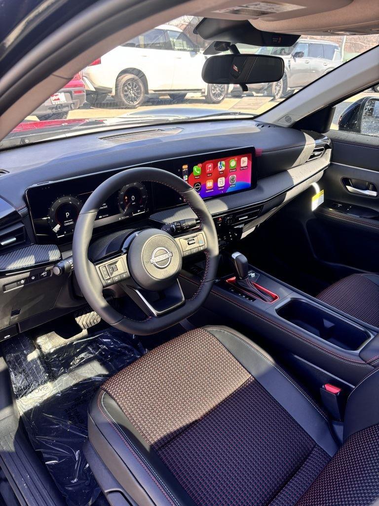 Vehicle image 9 of 33