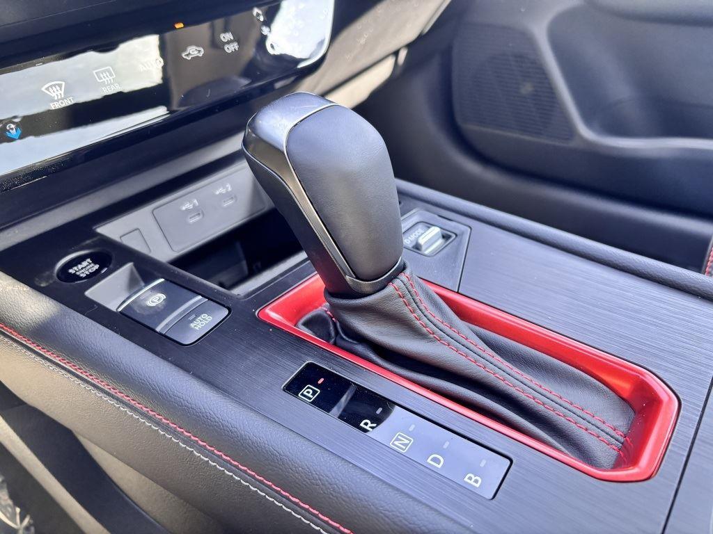 Vehicle image 20 of 33