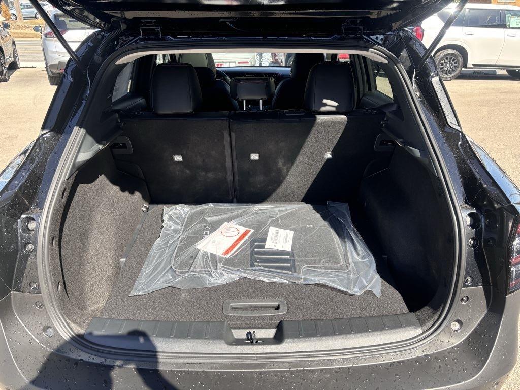 Vehicle image 25 of 33