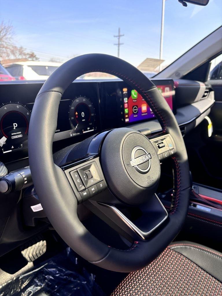 Vehicle image 13 of 33