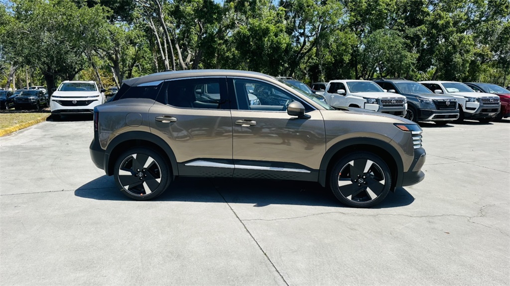 Vehicle image 4 of 29