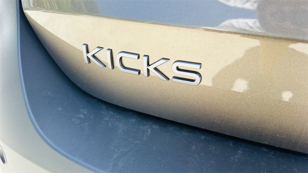 Vehicle image 27 of 29