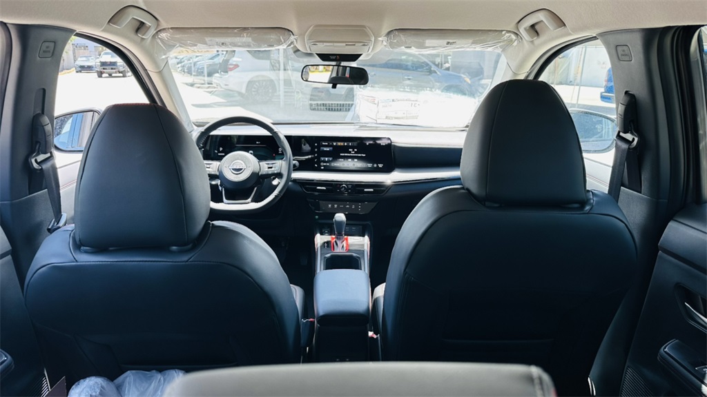Vehicle image 18 of 29