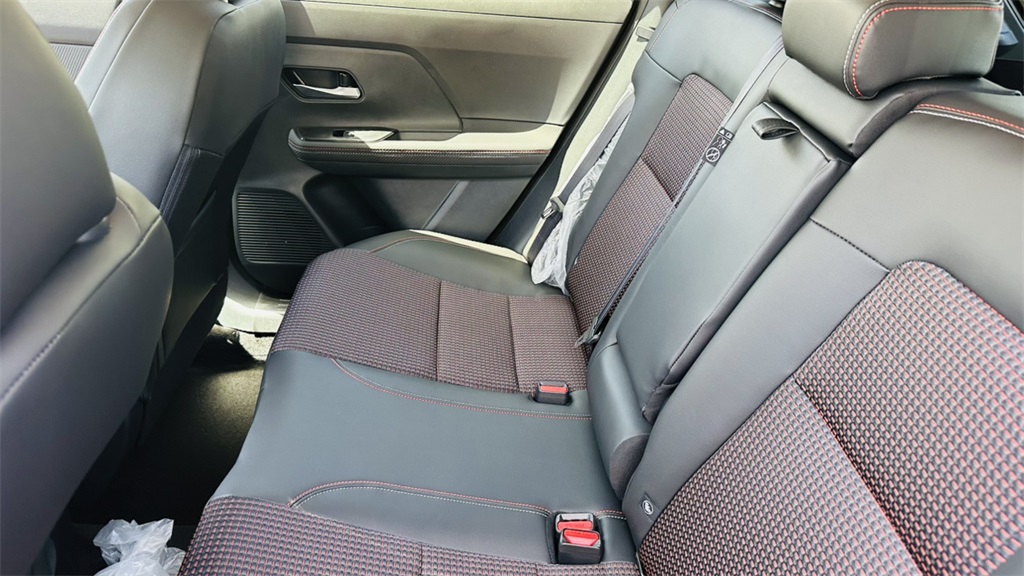 Vehicle image 12 of 29