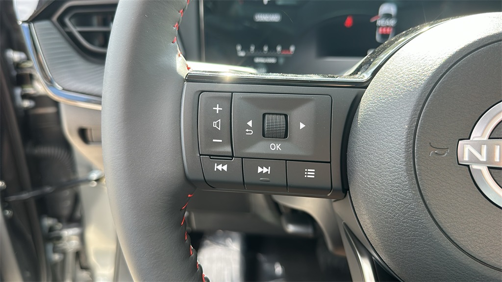 Vehicle image 28 of 31