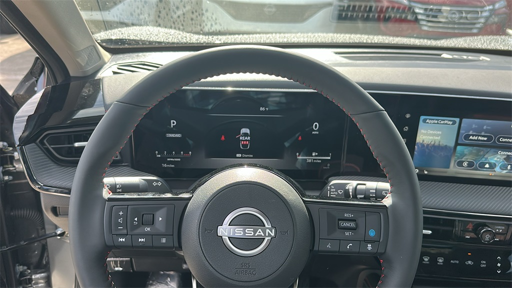 Vehicle image 24 of 31