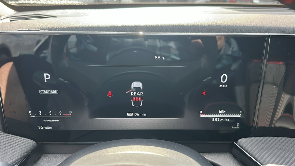 Vehicle image 16 of 31