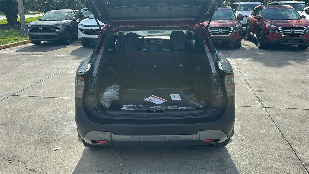 Vehicle image 10 of 31
