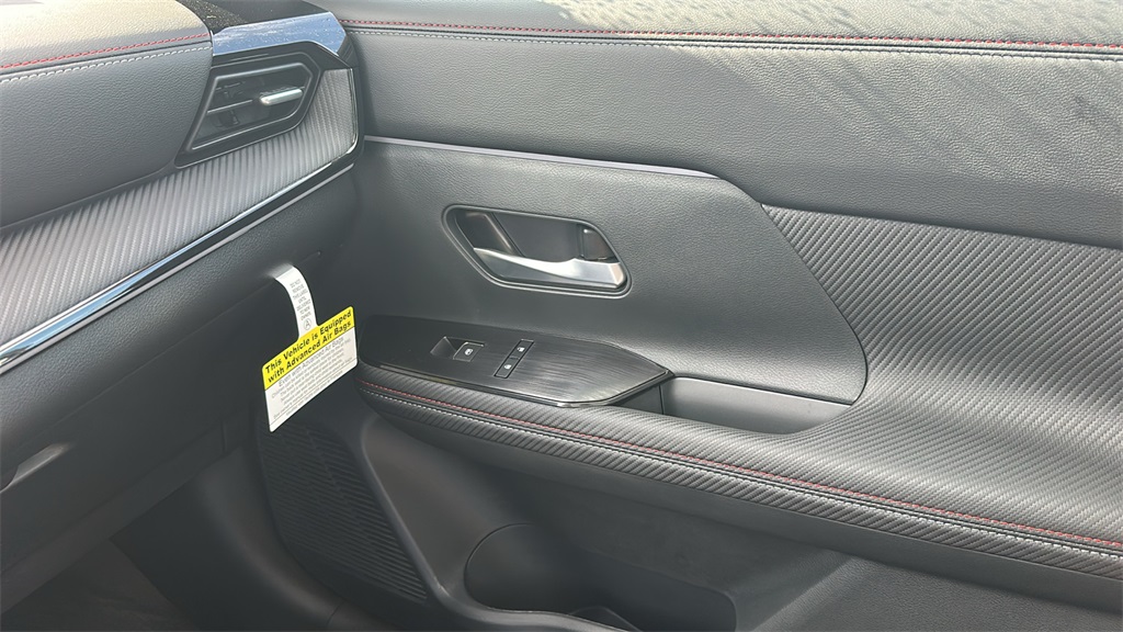 Vehicle image 26 of 31