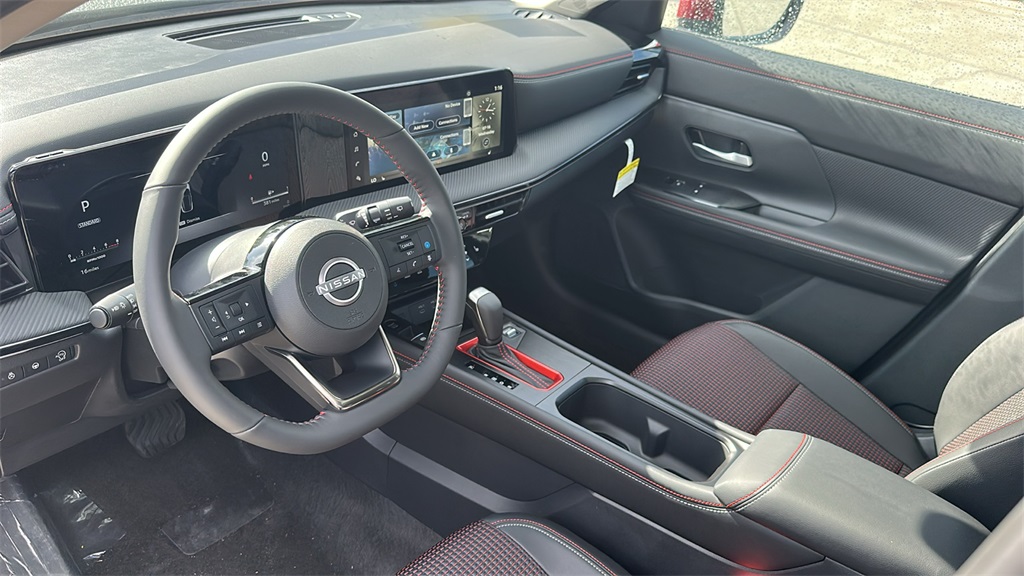 Vehicle image 14 of 31