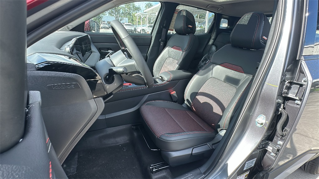 Vehicle image 12 of 31