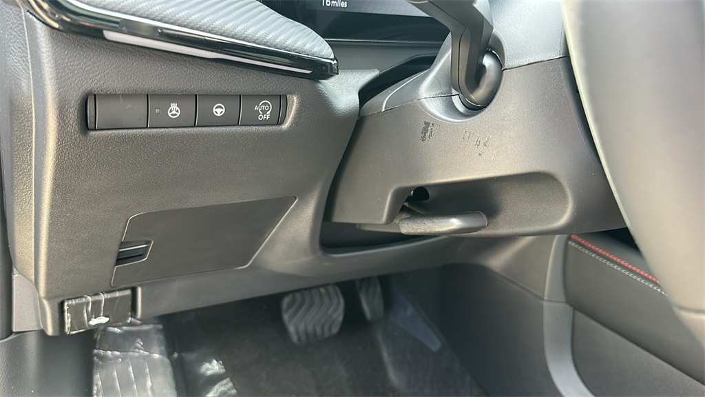 Vehicle image 23 of 31