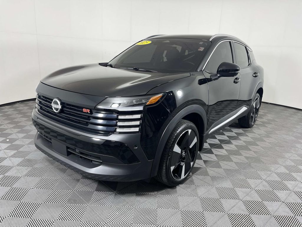 2025 Nissan Kicks SR Image 1 of 39