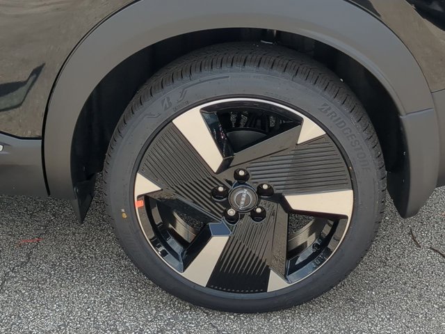 Vehicle image 5 of 15