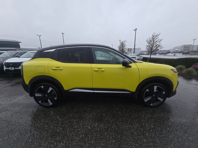 2025 Nissan Kicks SR Image 3 of 40