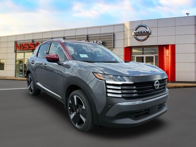 2025 Nissan Kicks SR Image 2 of 32