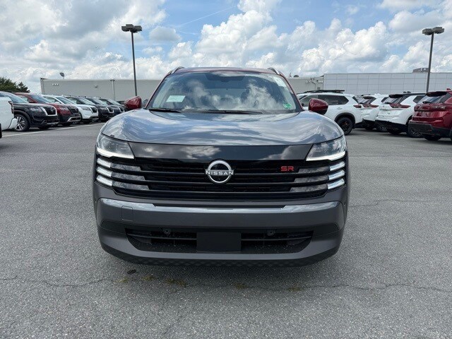 2025 Nissan Kicks SR Image 3 of 32