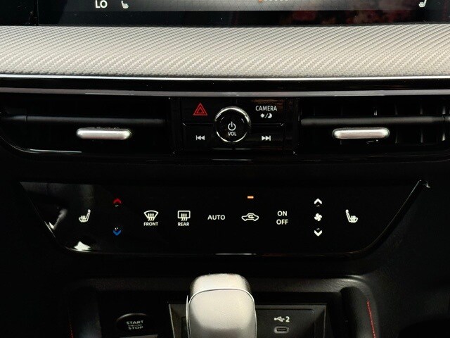 2025 Nissan Kicks SR Image 26 of 32