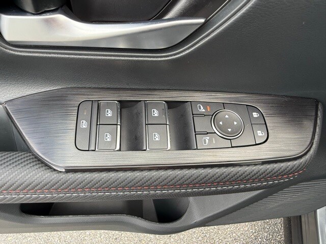 2025 Nissan Kicks SR Image 24 of 32