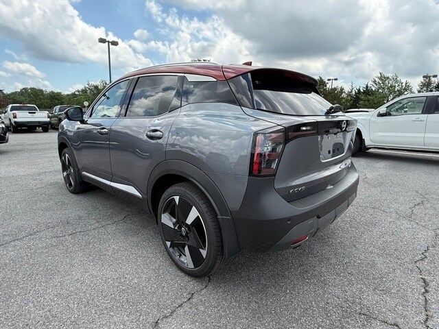 2025 Nissan Kicks SR Image 7 of 32