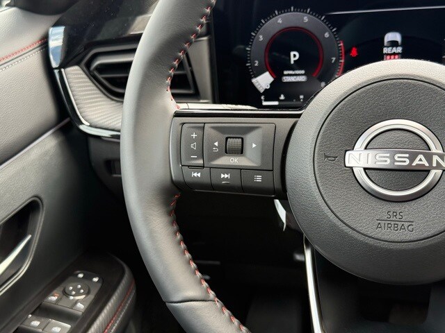 2025 Nissan Kicks SR Image 17 of 32