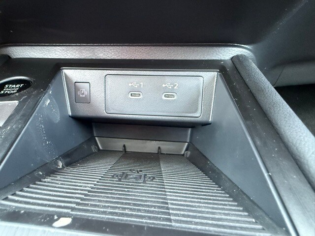 2025 Nissan Kicks SR Image 30 of 33