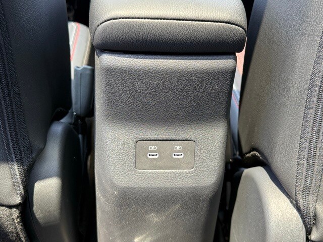 2025 Nissan Kicks SR Image 27 of 33