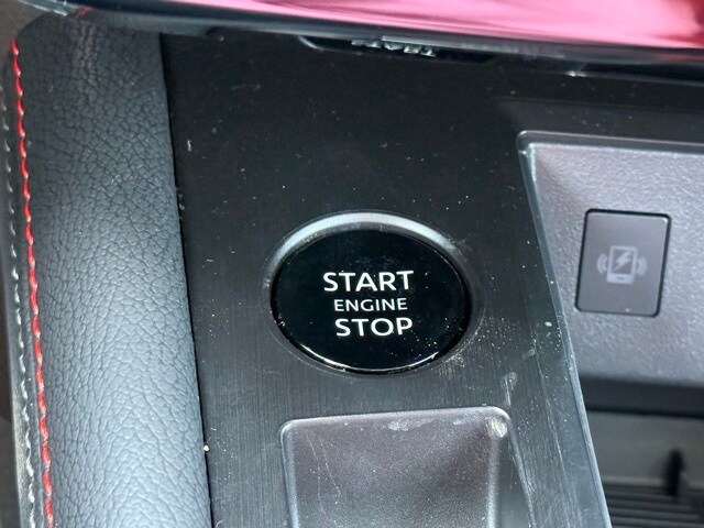 2025 Nissan Kicks SR Image 26 of 33