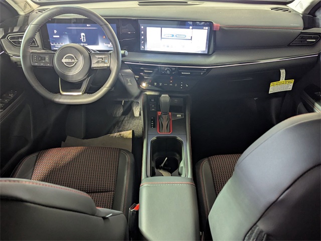 Vehicle image 13 of 21