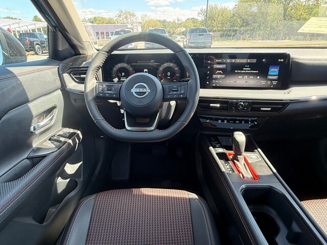 2025 Nissan Kicks SR Image 15 of 31