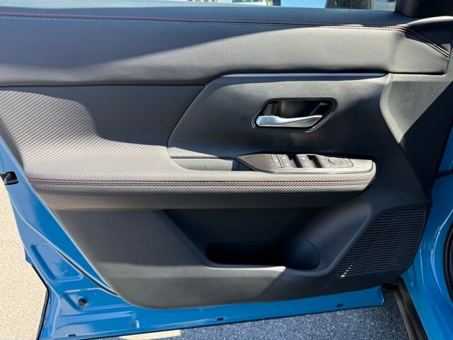 2025 Nissan Kicks SR Image 24 of 31