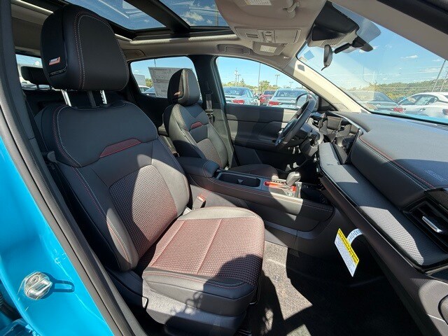 2025 Nissan Kicks SR Image 13 of 31