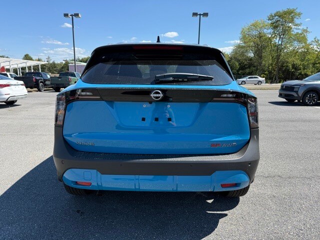 2025 Nissan Kicks SR Image 25 of 31