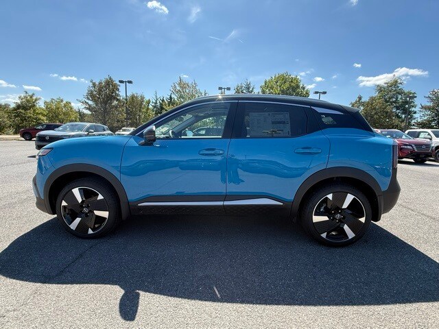 2025 Nissan Kicks SR Image 7 of 31