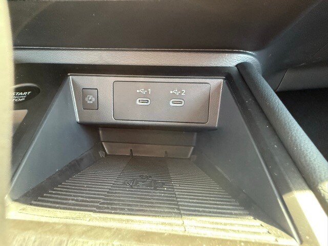 2025 Nissan Kicks SR Image 10 of 31